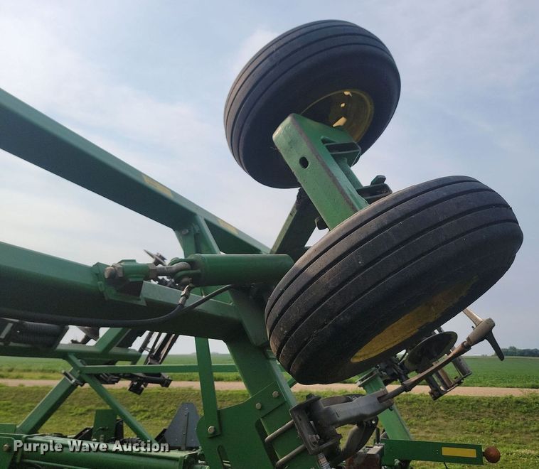 image for item LQ9065 John Deere 510  disk ripper