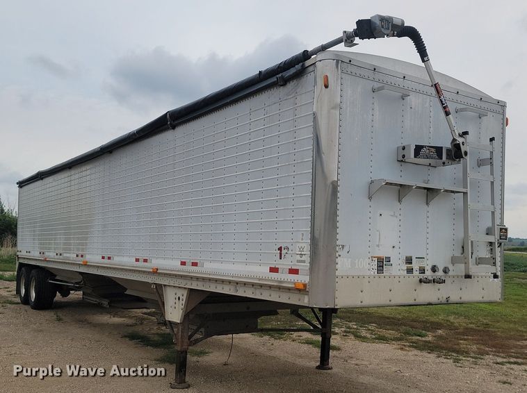image for item LQ9066 2003 Wilson DWH-551  grain trailer