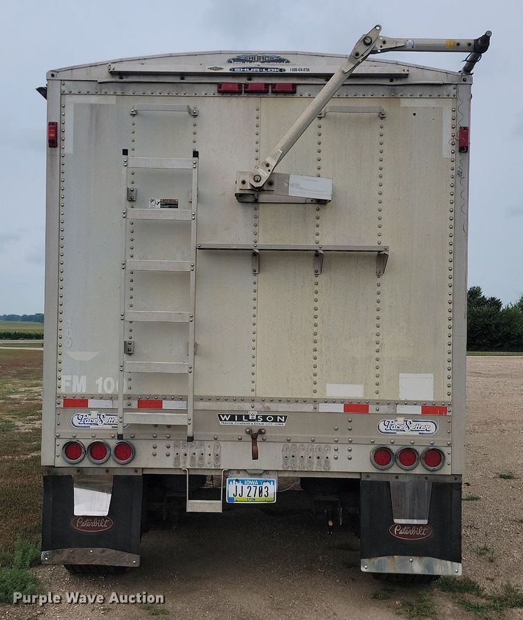 image for item LQ9066 2003 Wilson DWH-551  grain trailer