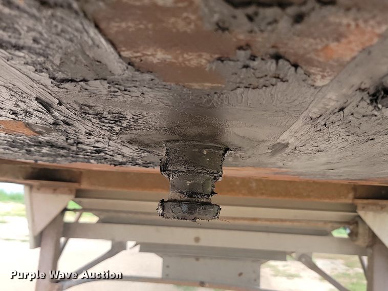 image for item LQ9066 2003 Wilson DWH-551  grain trailer