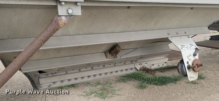 image for item LQ9066 2003 Wilson DWH-551  grain trailer