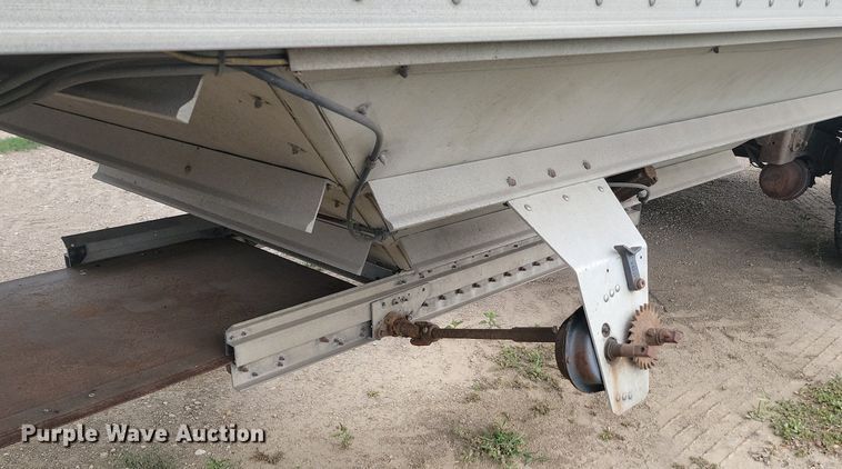 image for item LQ9066 2003 Wilson DWH-551  grain trailer
