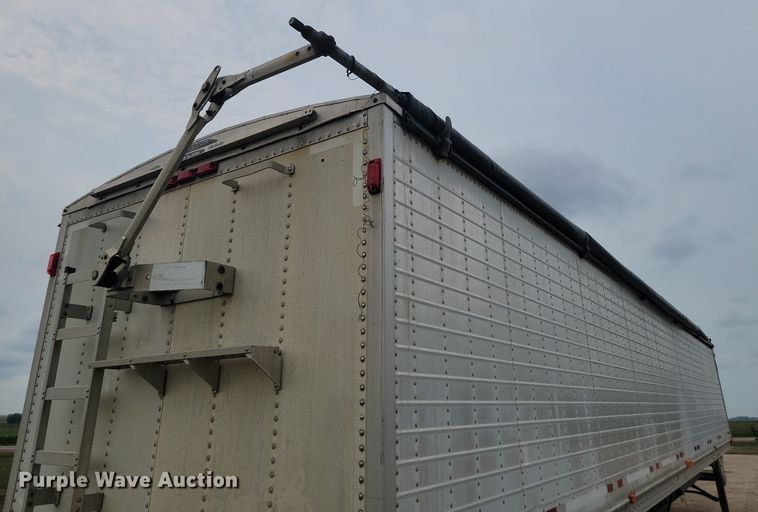 image for item LQ9066 2003 Wilson DWH-551  grain trailer