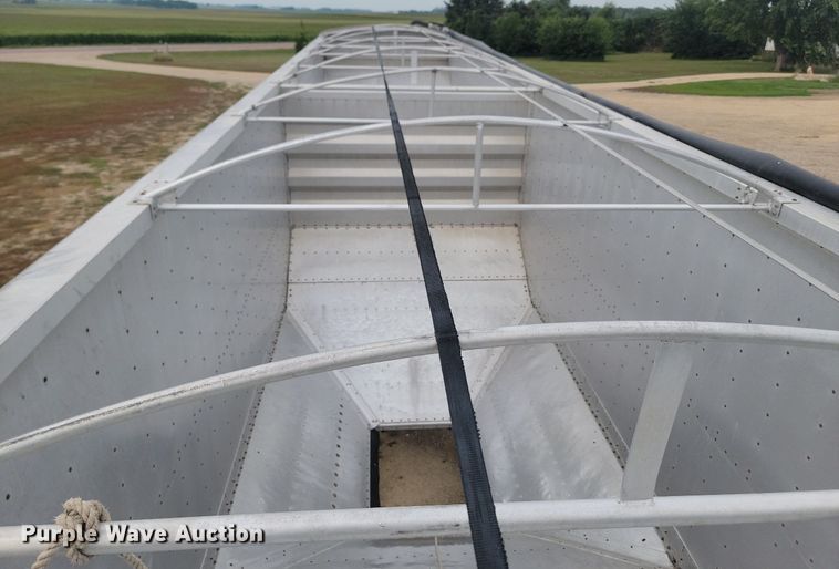 image for item LQ9066 2003 Wilson DWH-551  grain trailer