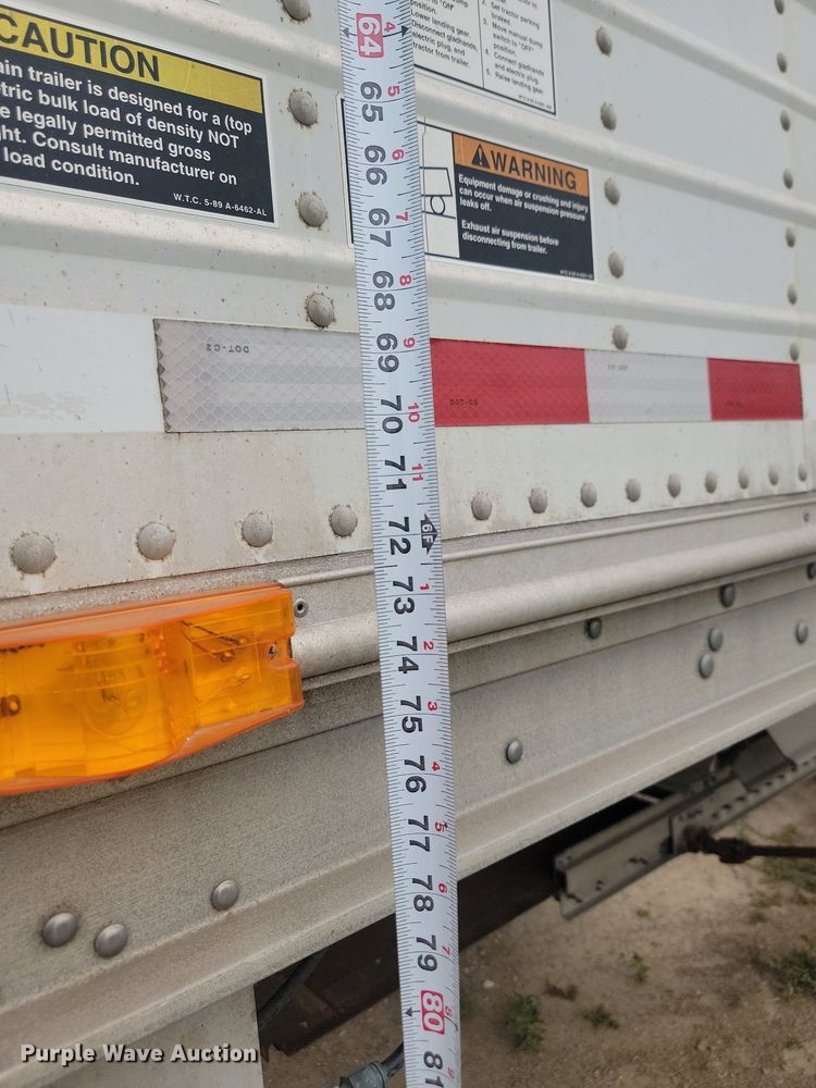 image for item LQ9066 2003 Wilson DWH-551  grain trailer