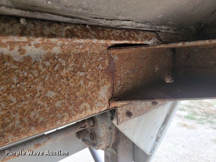 image for item LQ9066 2003 Wilson DWH-551  grain trailer