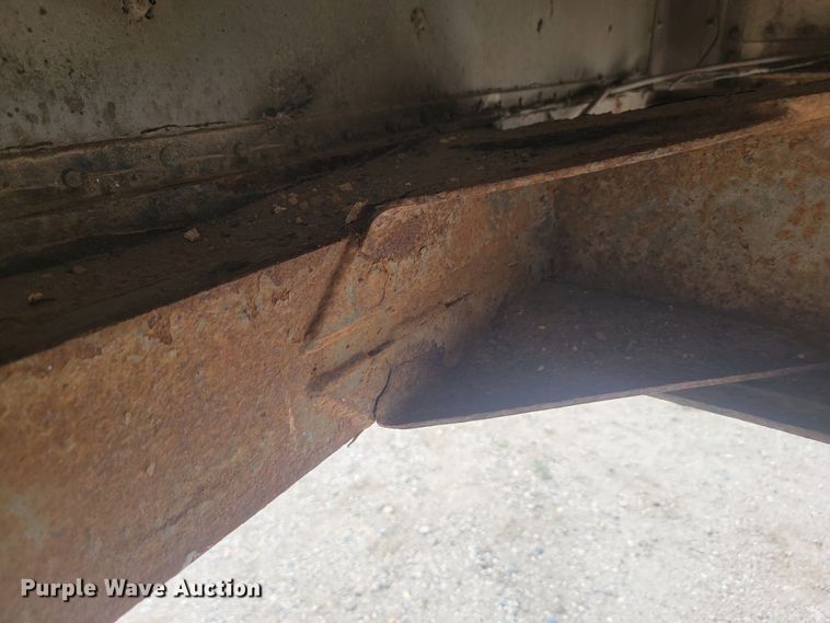 image for item LQ9066 2003 Wilson DWH-551  grain trailer