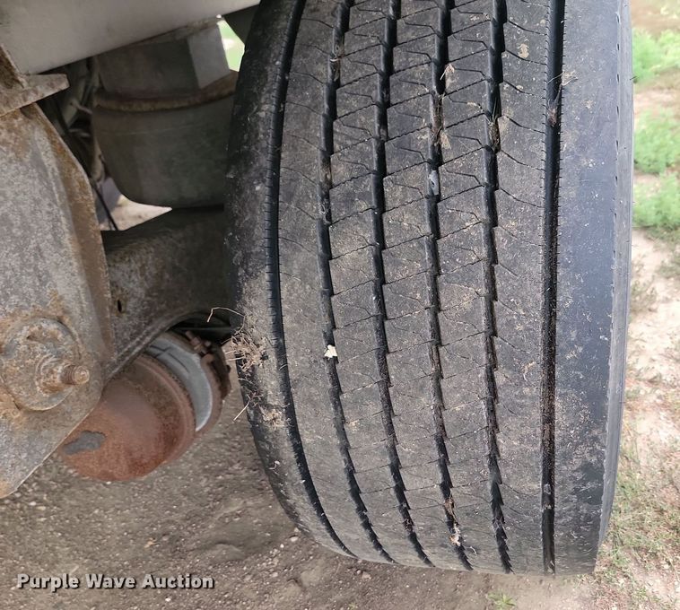 image for item LQ9066 2003 Wilson DWH-551  grain trailer