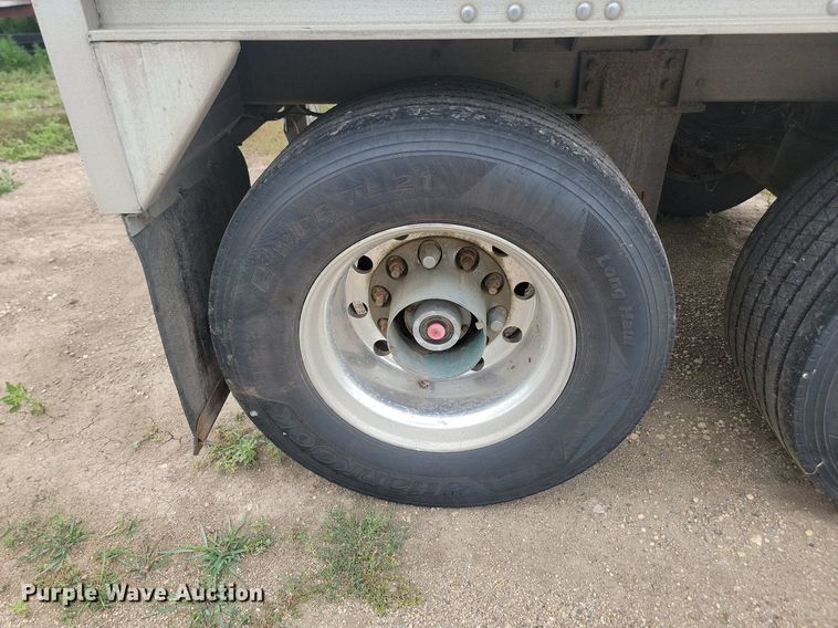image for item LQ9066 2003 Wilson DWH-551  grain trailer
