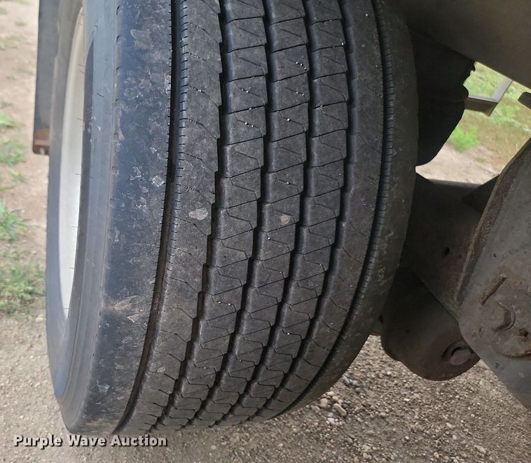 image for item LQ9066 2003 Wilson DWH-551  grain trailer