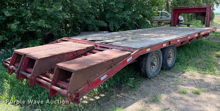 image for item LS9450 2004 Titan  equipment trailer