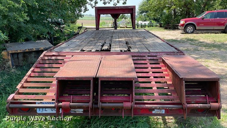 image for item LS9450 2004 Titan  equipment trailer