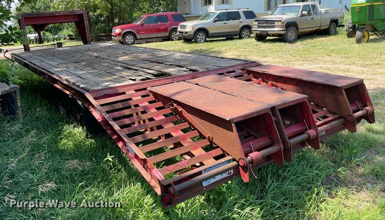 image for item LS9450 2004 Titan  equipment trailer