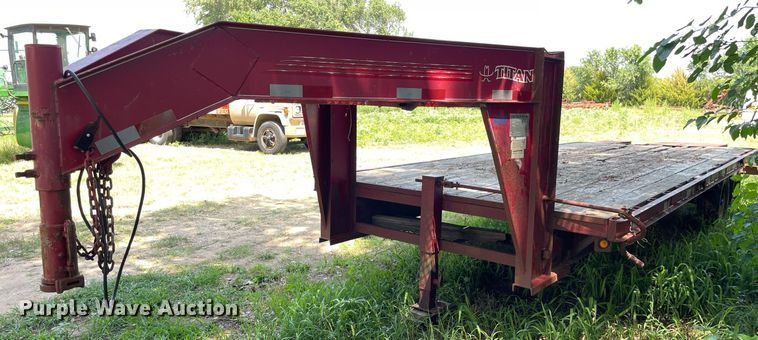 image for item LS9450 2004 Titan  equipment trailer