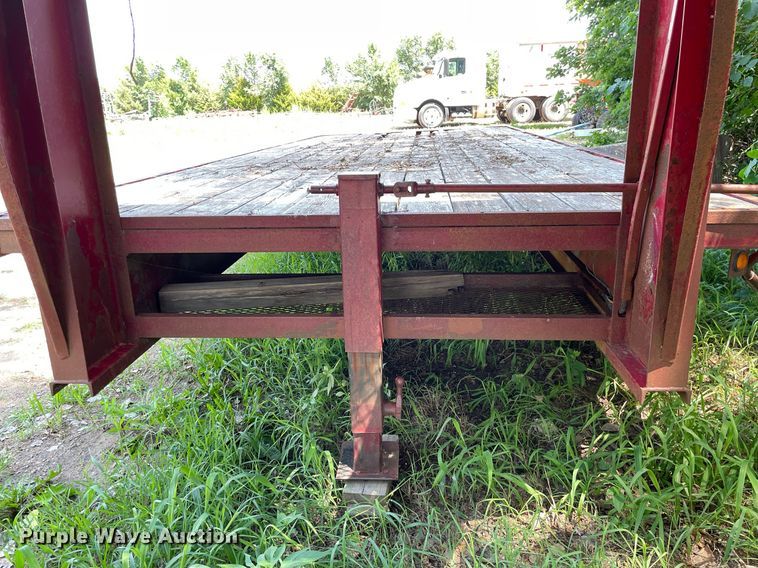 image for item LS9450 2004 Titan  equipment trailer