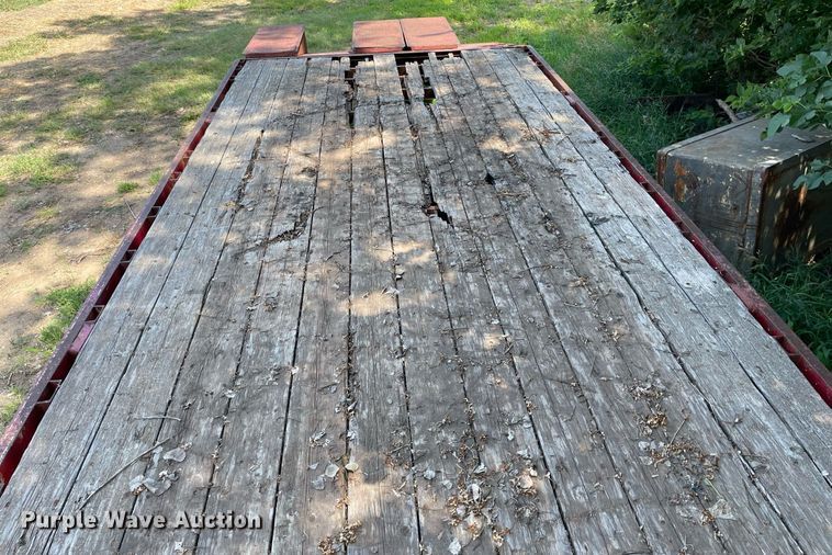 image for item LS9450 2004 Titan  equipment trailer