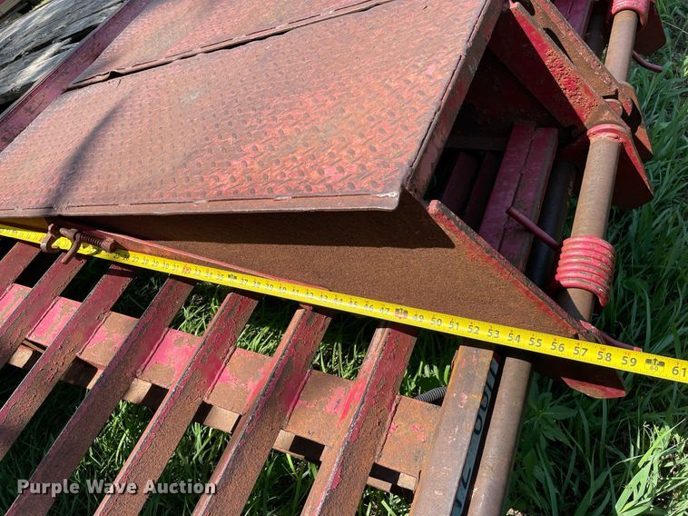 image for item LS9450 2004 Titan  equipment trailer