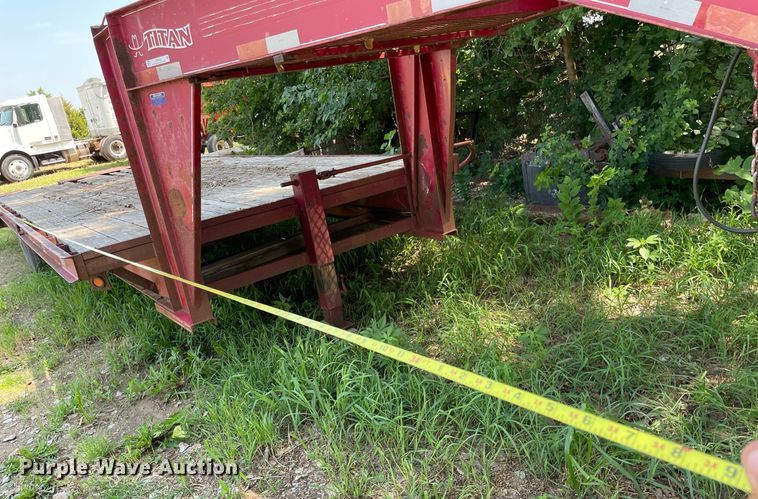 image for item LS9450 2004 Titan  equipment trailer