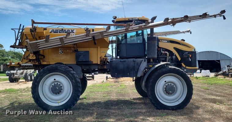 image for item LS9602 2015 Challenger RoGator RG1300B  applicator
