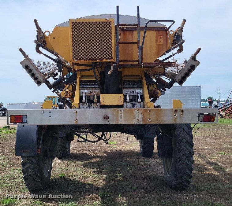 image for item LS9602 2015 Challenger RoGator RG1300B  applicator