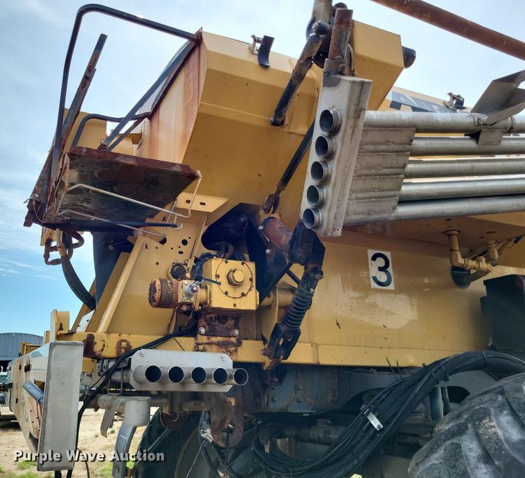 image for item LS9602 2015 Challenger RoGator RG1300B  applicator