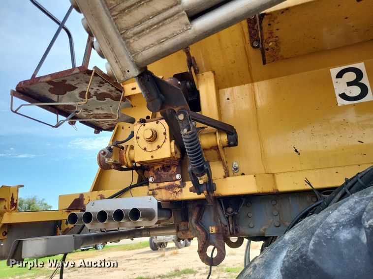 image for item LS9602 2015 Challenger RoGator RG1300B  applicator