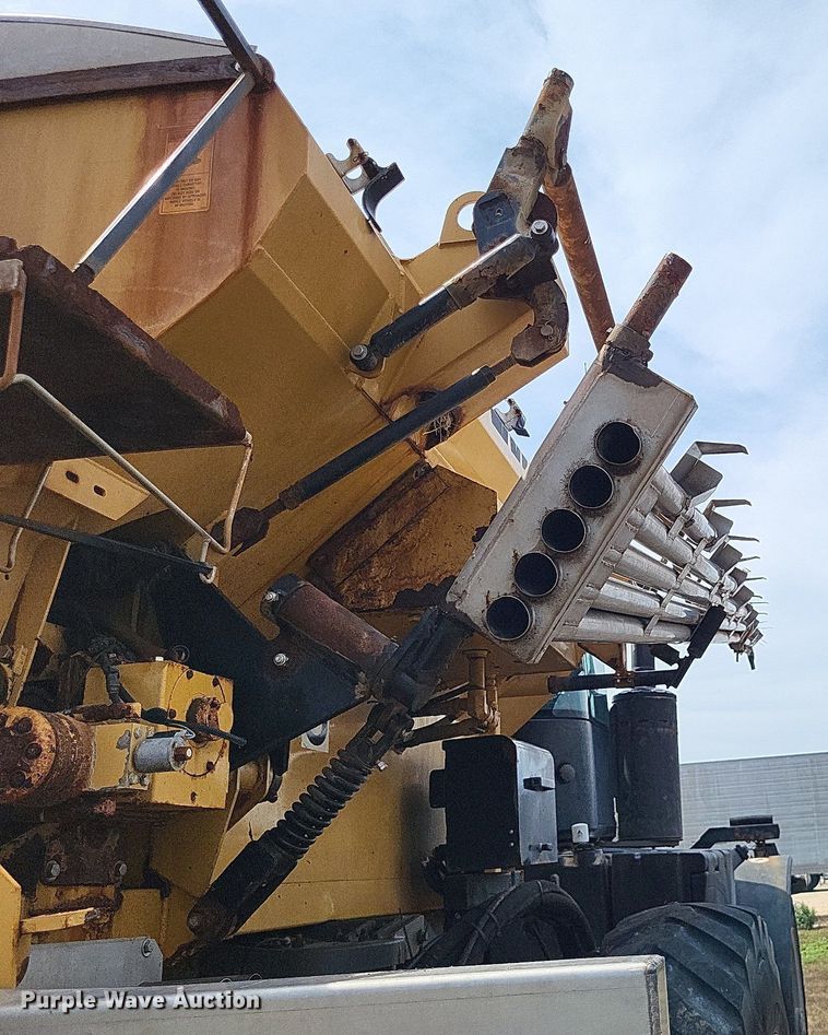 image for item LS9602 2015 Challenger RoGator RG1300B  applicator