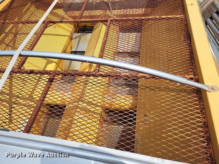 image for item LS9602 2015 Challenger RoGator RG1300B  applicator