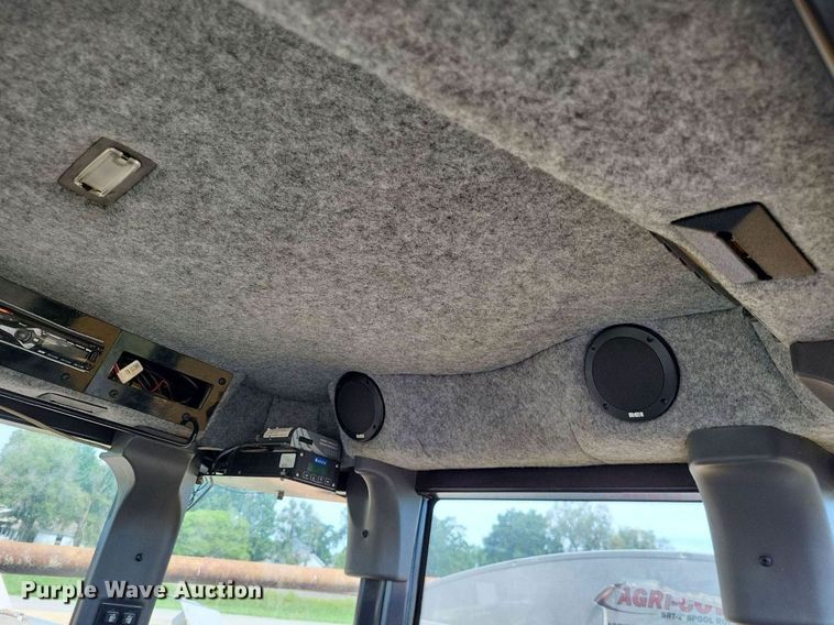 image for item LS9602 2015 Challenger RoGator RG1300B  applicator