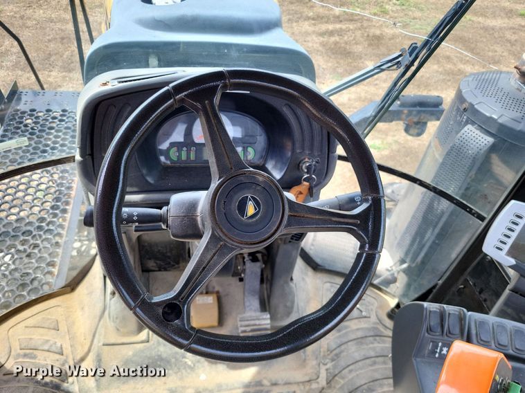 image for item LS9602 2015 Challenger RoGator RG1300B  applicator