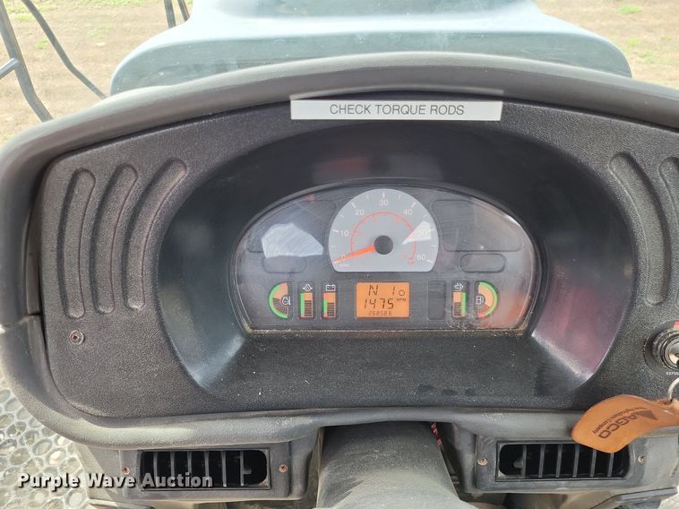 image for item LS9602 2015 Challenger RoGator RG1300B  applicator