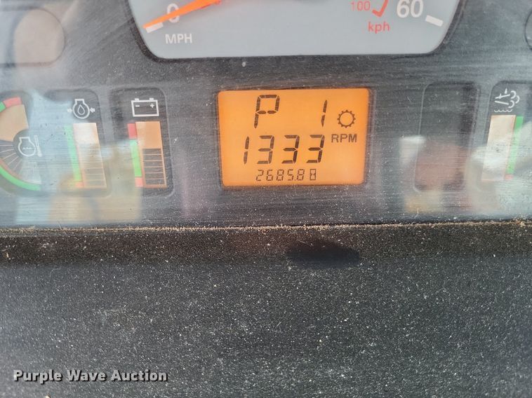 image for item LS9602 2015 Challenger RoGator RG1300B  applicator