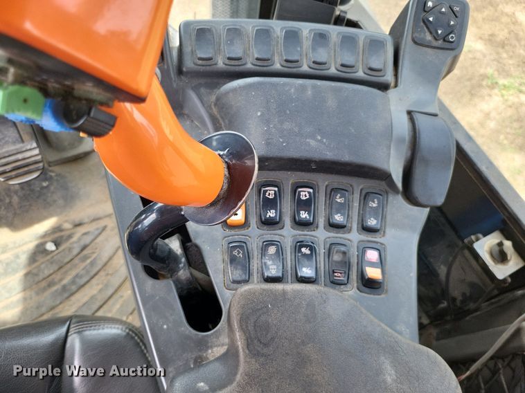 image for item LS9602 2015 Challenger RoGator RG1300B  applicator