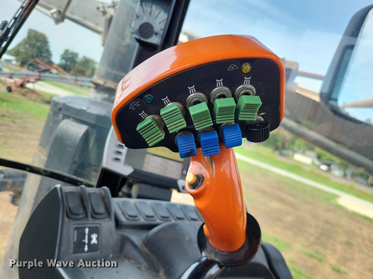 image for item LS9602 2015 Challenger RoGator RG1300B  applicator