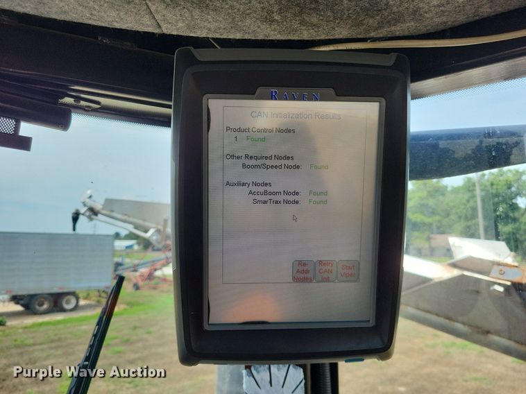 image for item LS9602 2015 Challenger RoGator RG1300B  applicator