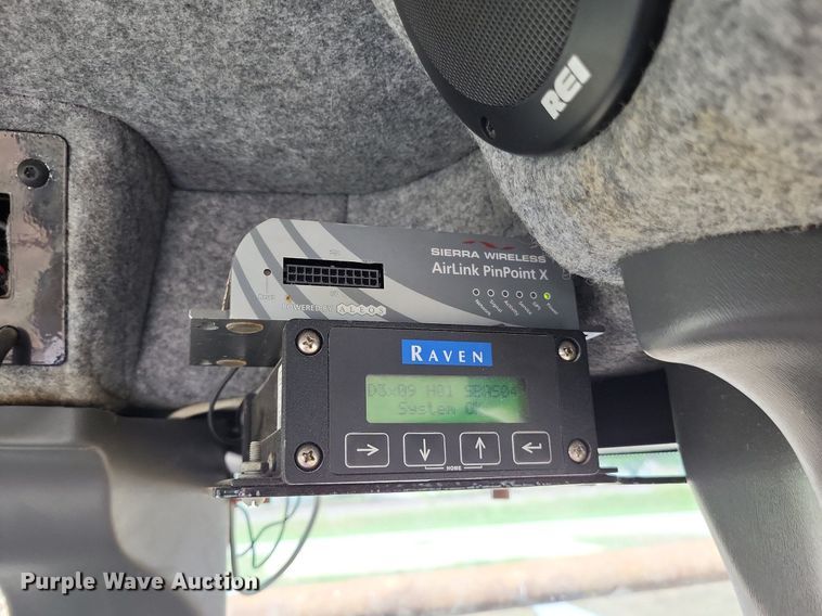 image for item LS9602 2015 Challenger RoGator RG1300B  applicator