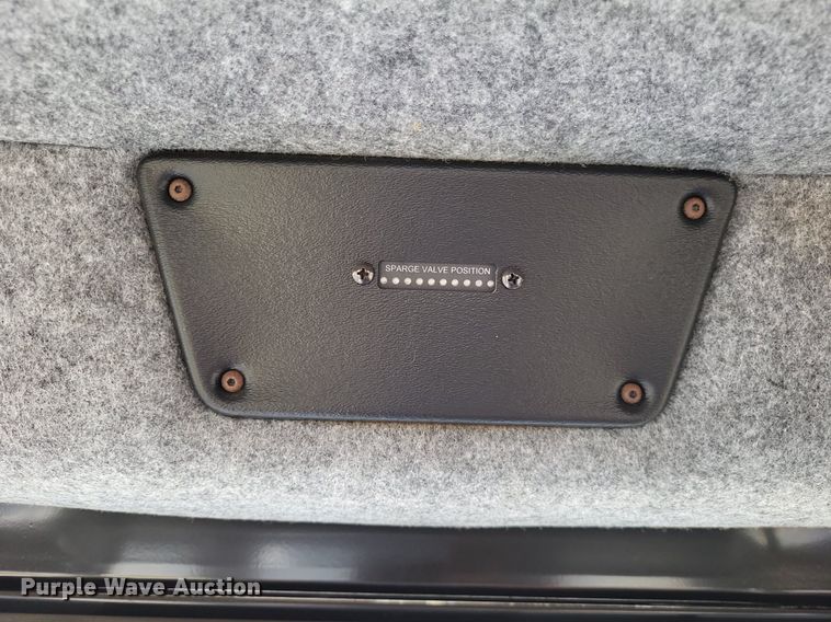 image for item LS9602 2015 Challenger RoGator RG1300B  applicator