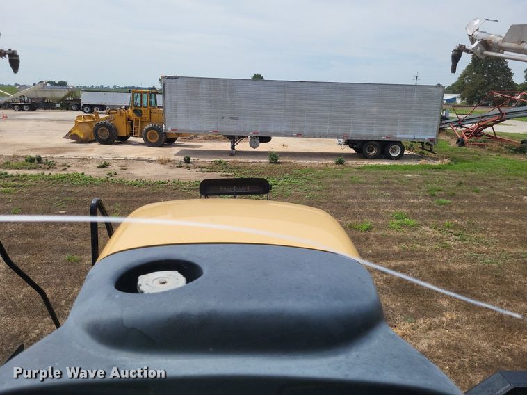 image for item LS9602 2015 Challenger RoGator RG1300B  applicator