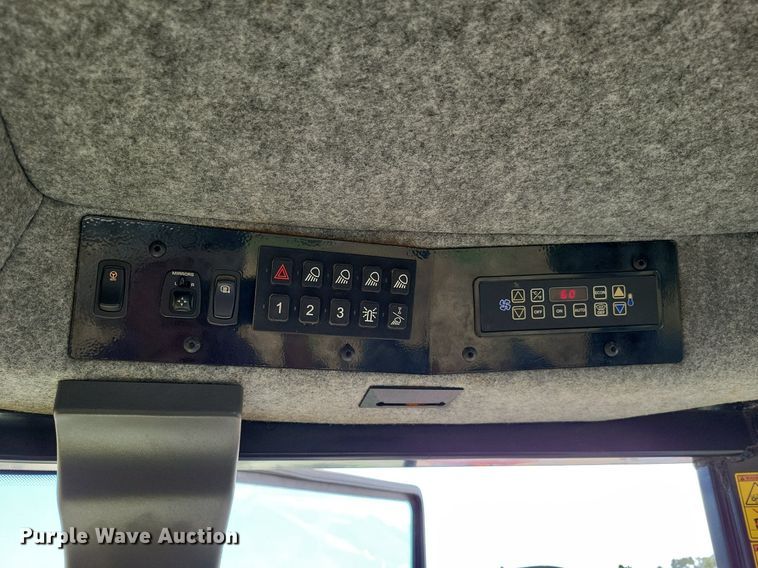 image for item LS9602 2015 Challenger RoGator RG1300B  applicator