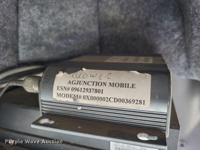 image for item LS9602 2015 Challenger RoGator RG1300B  applicator