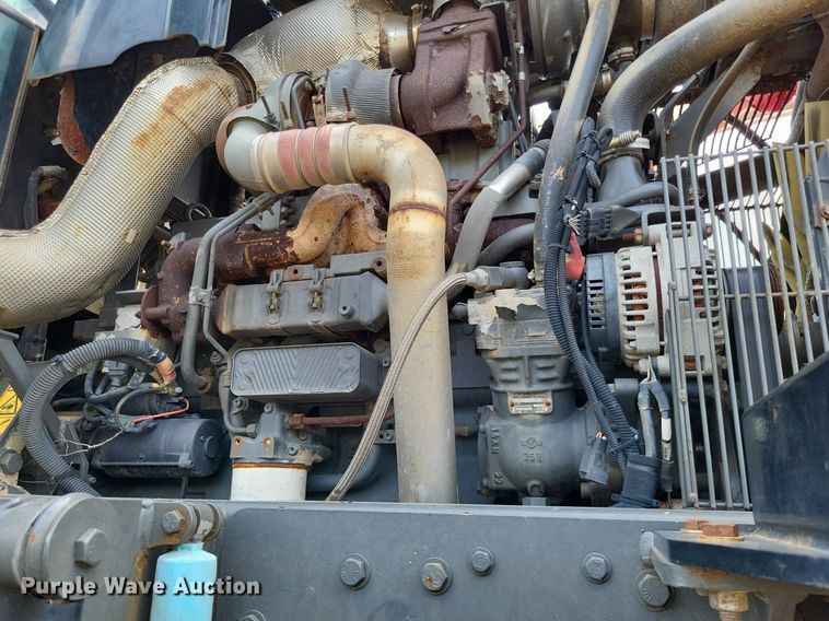 image for item LS9602 2015 Challenger RoGator RG1300B  applicator