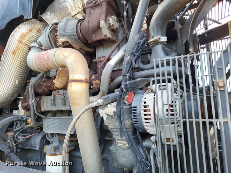 image for item LS9602 2015 Challenger RoGator RG1300B  applicator