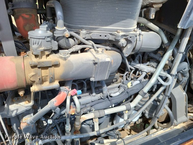 image for item LS9602 2015 Challenger RoGator RG1300B  applicator