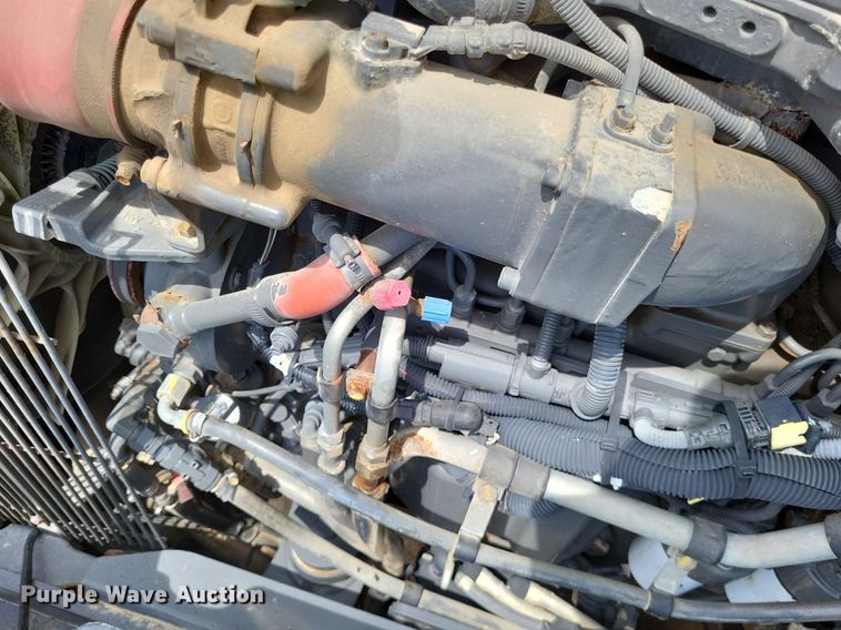 image for item LS9602 2015 Challenger RoGator RG1300B  applicator