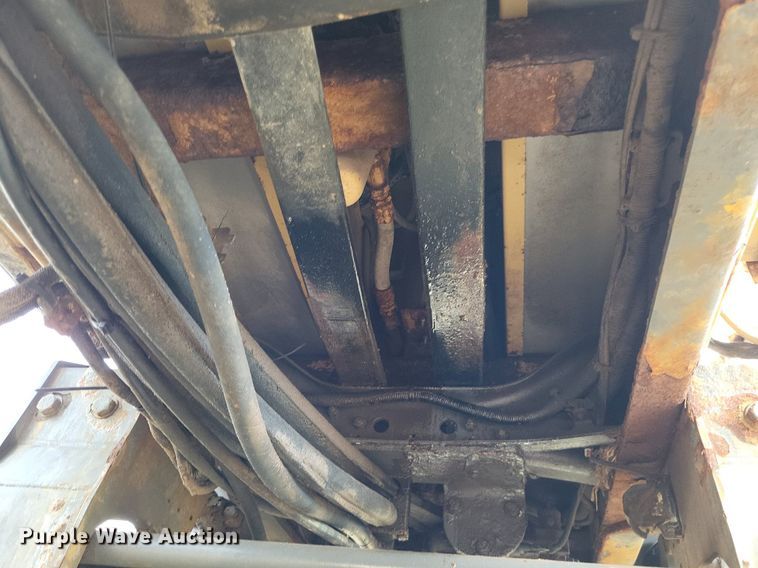 image for item LS9602 2015 Challenger RoGator RG1300B  applicator