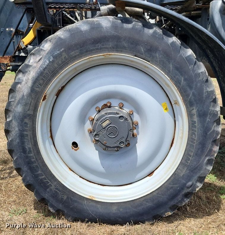 image for item LS9602 2015 Challenger RoGator RG1300B  applicator