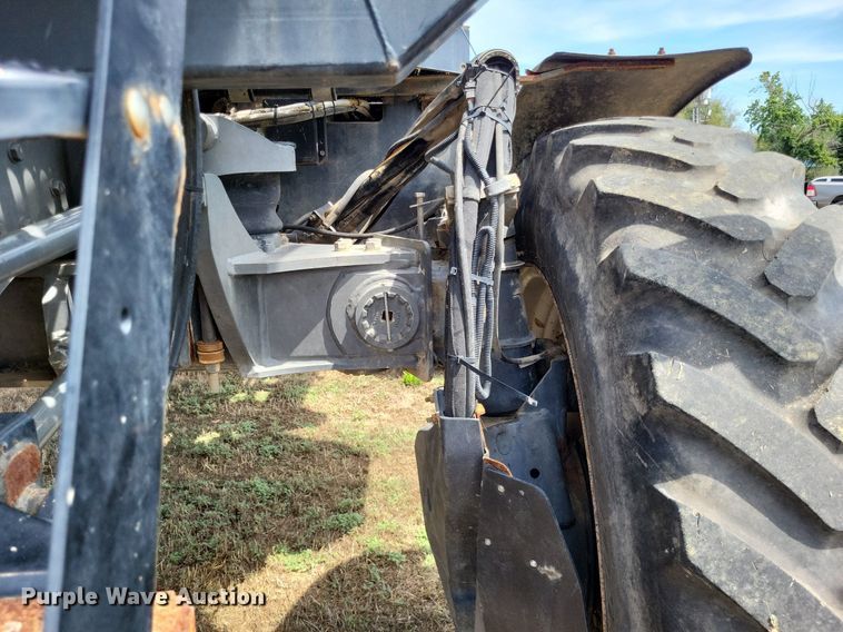 image for item LS9602 2015 Challenger RoGator RG1300B  applicator