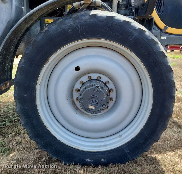 image for item LS9602 2015 Challenger RoGator RG1300B  applicator