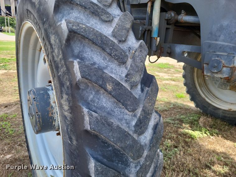 image for item LS9602 2015 Challenger RoGator RG1300B  applicator