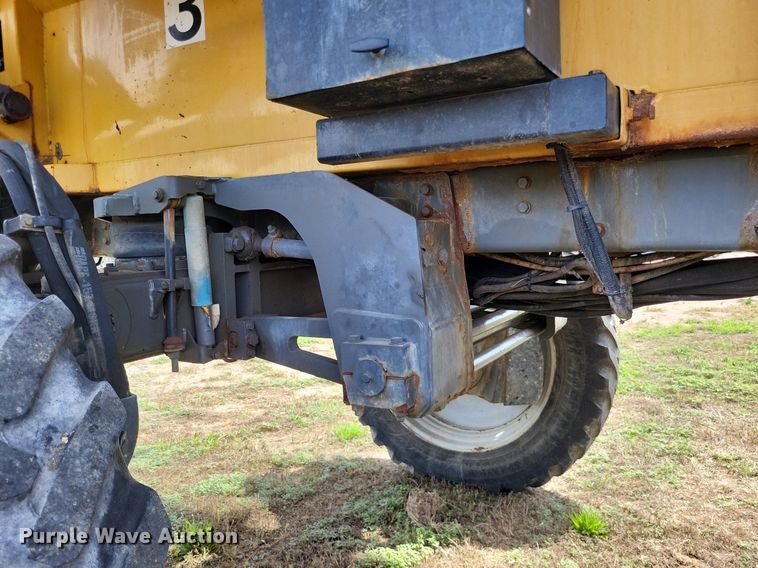 image for item LS9602 2015 Challenger RoGator RG1300B  applicator